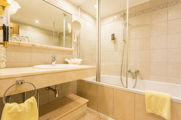 Bathroom 5, Hotel Alte Post, Landeck