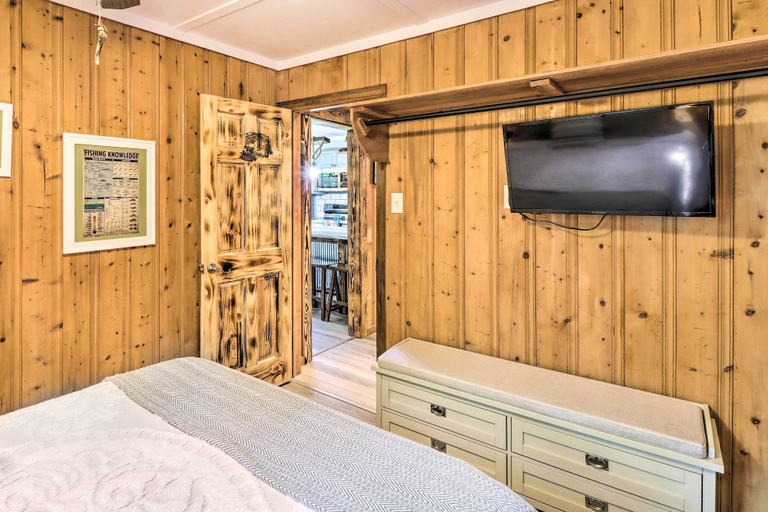 Bedroom 3, Remodeled Cabin w/ Fire Pit on Norfork Lake!, Baxter