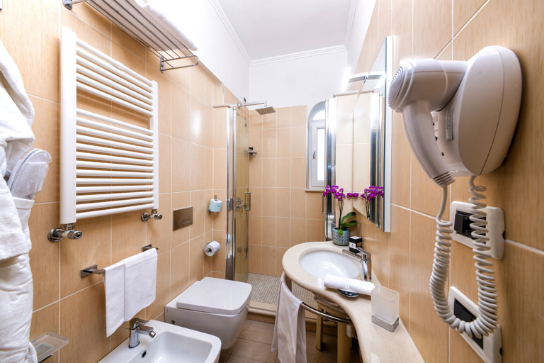 Bathroom 4, Albergo Terme San Lorenzo, Napoli