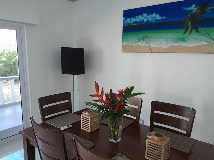 Others 5, Island Charm of Praslin