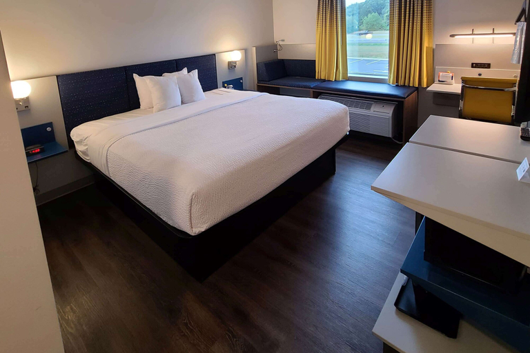 Bedroom 3, Microtel Inn & Suites by Wyndham Milford, Kent