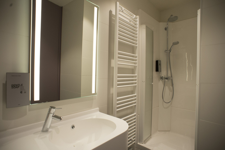 Bathroom 4, Hotel Du Congres, Bruxelles
