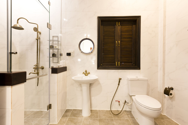 Bathroom 4, Songkhla Tae Raek Antique Hotel, Muang Songkhla