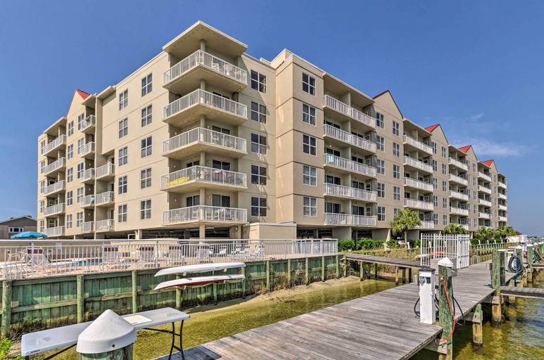 Exterior & Views 2, Bayfront Okaloosa Island Condo w/ Beach Boardwalk!, Okaloosa
