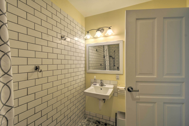 Others 4, Historic, Victorian Villa w/ Park On-site, Jefferson