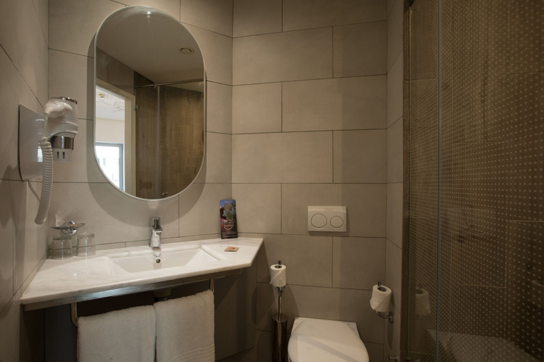 Bathroom 4, ibis Abdelmoumen Casa, Casablanca