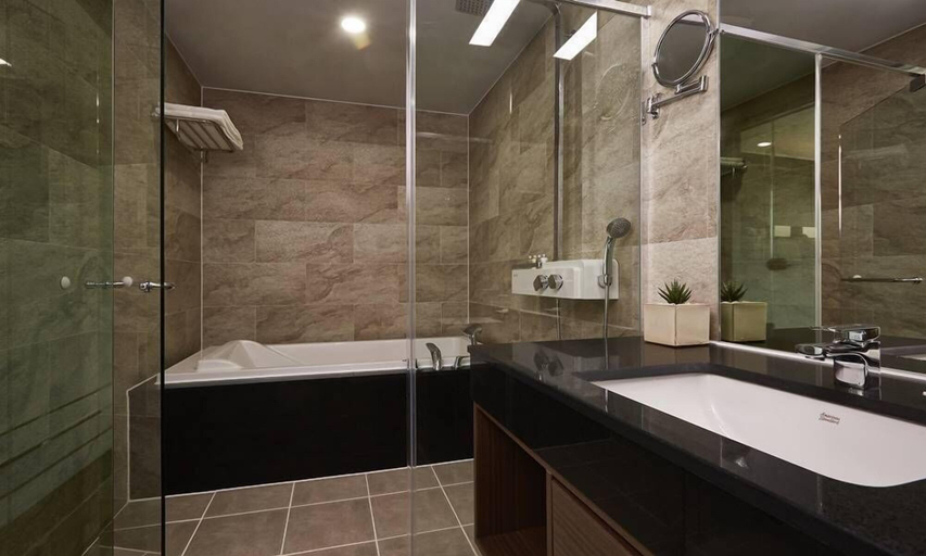 Bathroom 4, Jinju Raon Stay in Perla, Jinju