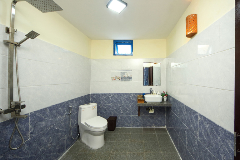 Bathroom 4, Hoi An Blue Seaside Homestay, Da Nang
