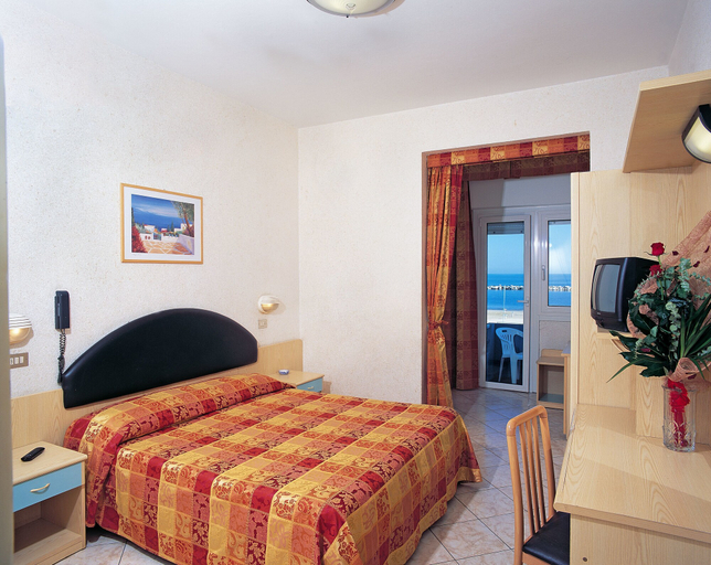 Bedroom 5, Hotel Diana, Rimini