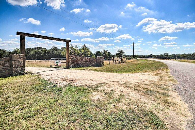 Others 5, Stunning Ranch Villa: Private Pool & Hot Tub!, Colorado