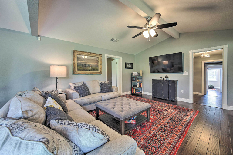 Others 1, Spacious New Braunfels Escape w/ Private Deck!, Comal