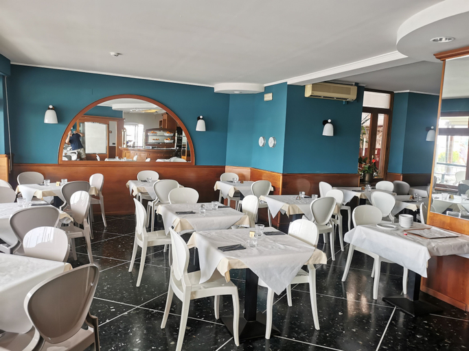 Food & Drinks 4, Albium Hotel, Savona