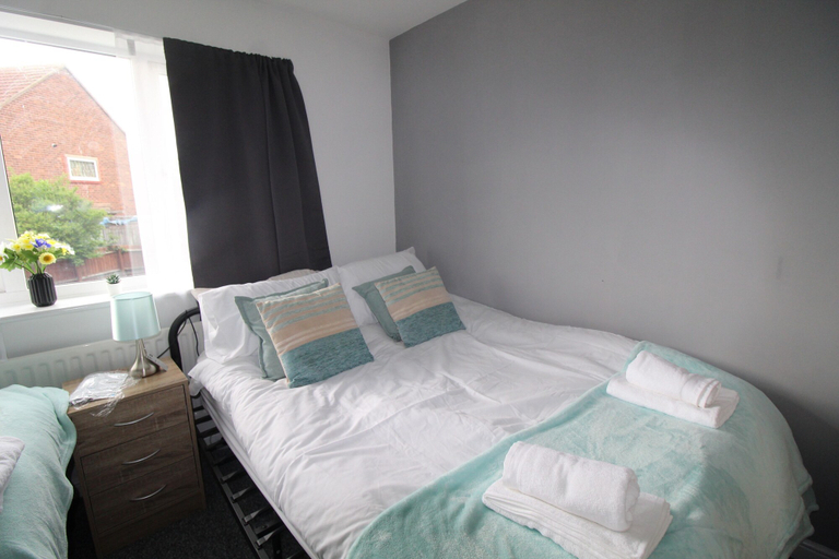 Bedroom 2, Harriers Grove House, Nottinghamshire