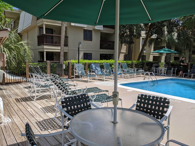 Sport & Beauty 3, Walk to Coligny Beach Park: Family-Friendly Villa, Beaufort