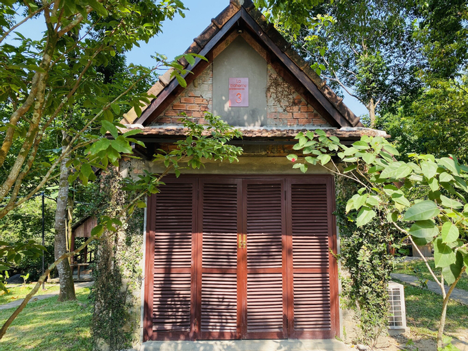 Exterior & Views 15