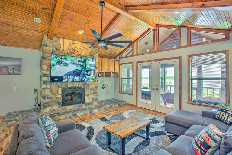 Others 1, Waterfront Yantis Retreat w/ Deck & Zipline!, Wood