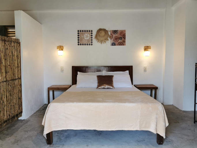 Bedroom 2, Cozy Modern Tropical Room in General Luna, General Luna