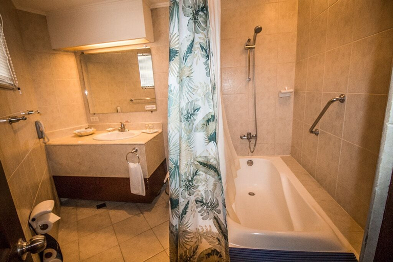 Bathroom 11