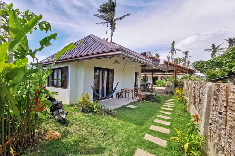 Exterior & Views 1, Cozy Modern Tropical Room in General Luna, General Luna