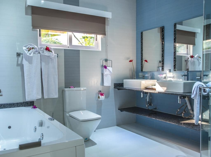 Bathroom 3, Island Charm of Praslin
