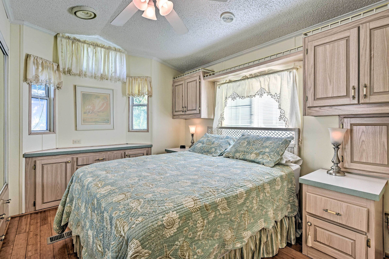 Bedroom 3, Bright Home: Pool Access & Screened-In Porch!, Sarasota