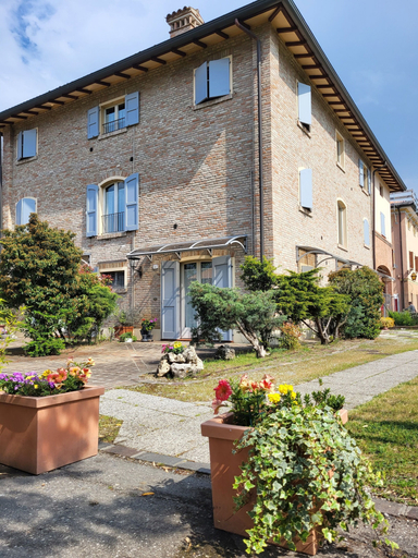 Exterior & Views 2, Residence Antico Borgo, Modena