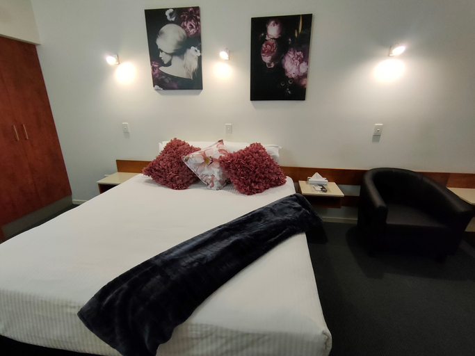 Bedroom 2, Ayr Travellers Motel, Burdekin