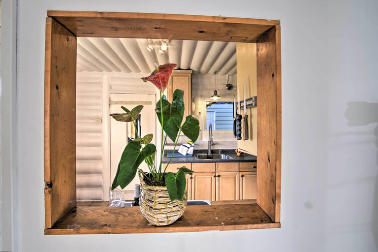 Food & Drinks, Unique Dog-Friendly Log Cabin: Short Walk to Ocean, Del Norte