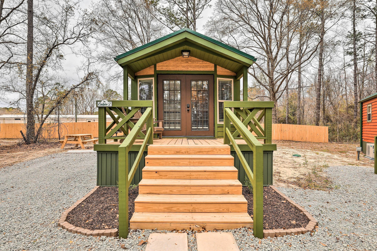 Exterior & Views 2, Beautiful New Bern Studio Cabin w/ Fire Pit!, Craven