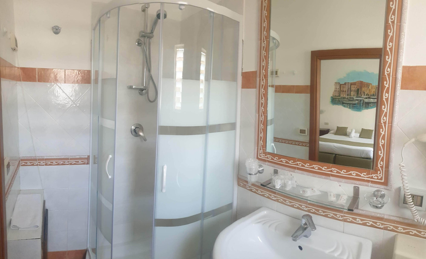 Bathroom 4, Hotel Elite, Palermo
