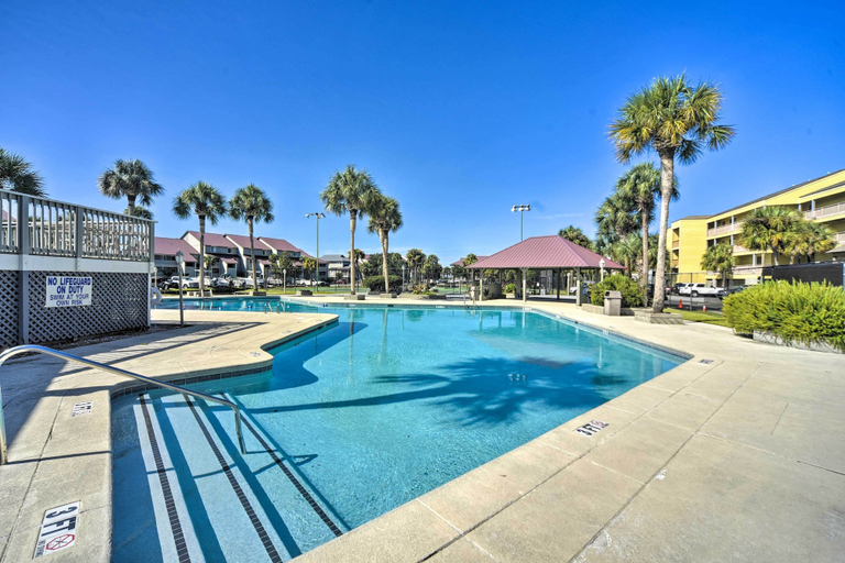 Sport & Beauty 5, Folly Beach Retreat w/ Pool Access & River Views!, Charleston