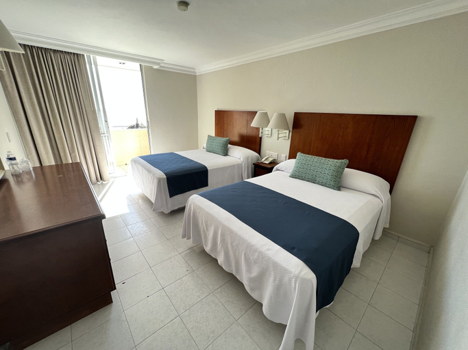 Bedroom 4, Hotel Sands Arenas, Mazatlán