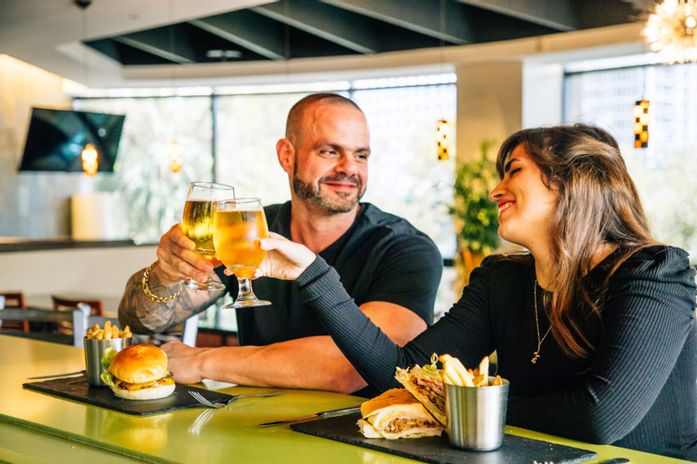 Food & Drinks 17