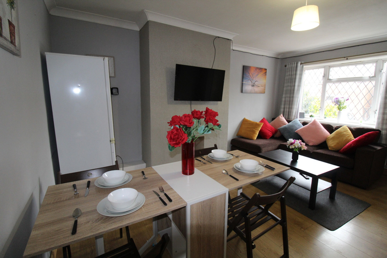 Others 5, Holland House, Derbyshire