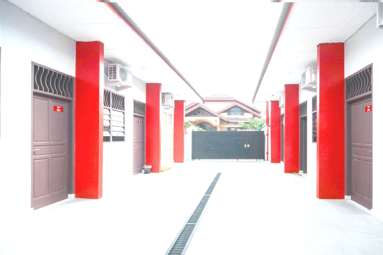 Exterior & Views 2, Hotel O Papakoel Guest House, Medan