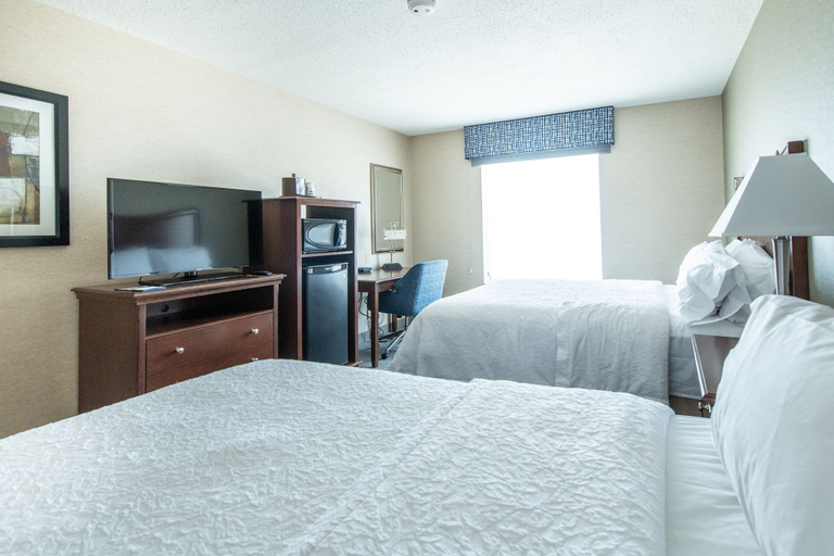 Bedroom 2, Hampton Inn Presque Isle Maine, Aroostook