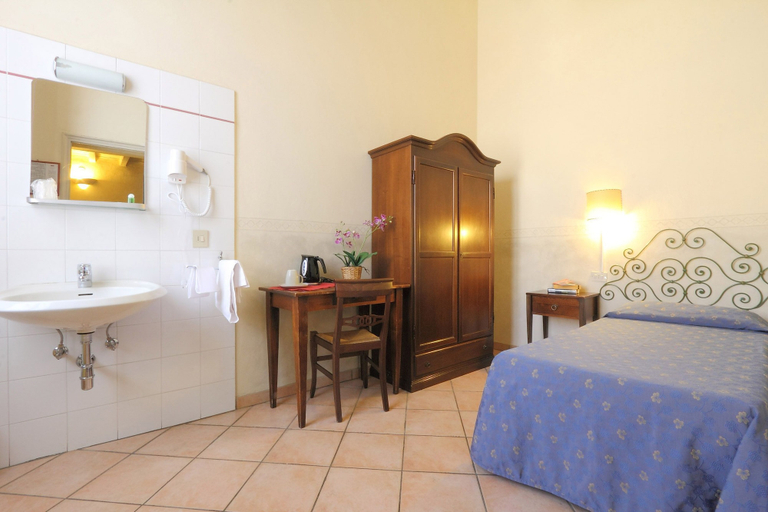 Bedroom 3, Hotel Bavaria, Florence