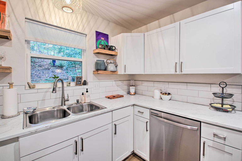 Others 3, Beautiful Hot Springs Home: Central Location!, Garland