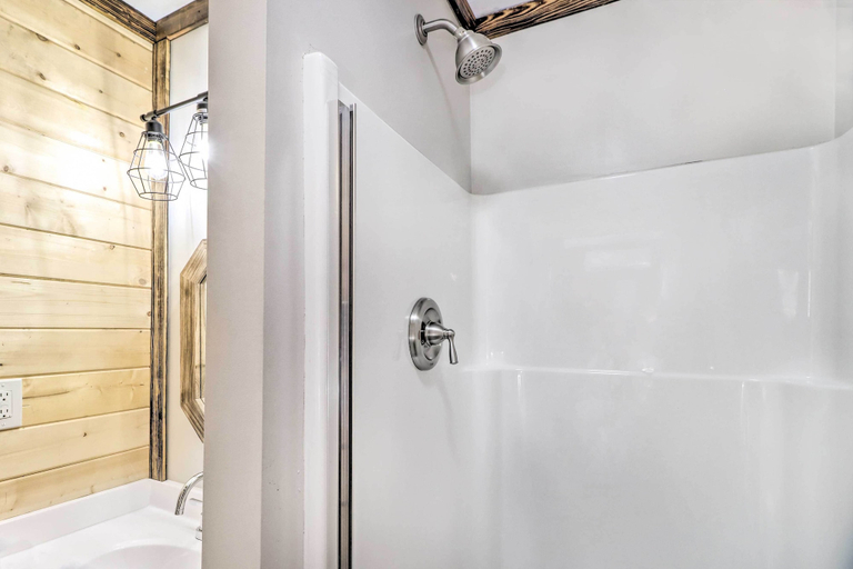 Bathroom 4, Remodeled Cabin w/ Fire Pit on Norfork Lake!, Baxter