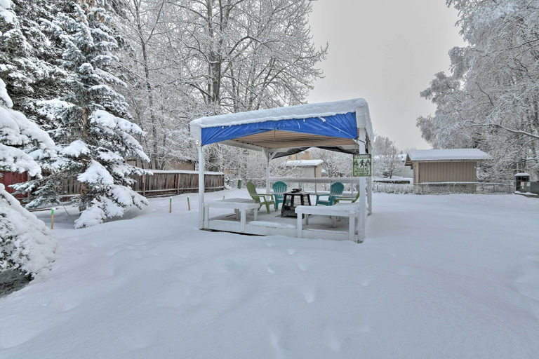 Exterior & Views 2, Cozy Apartment < 4 Miles to Downtown Anchorage!, Anchorage