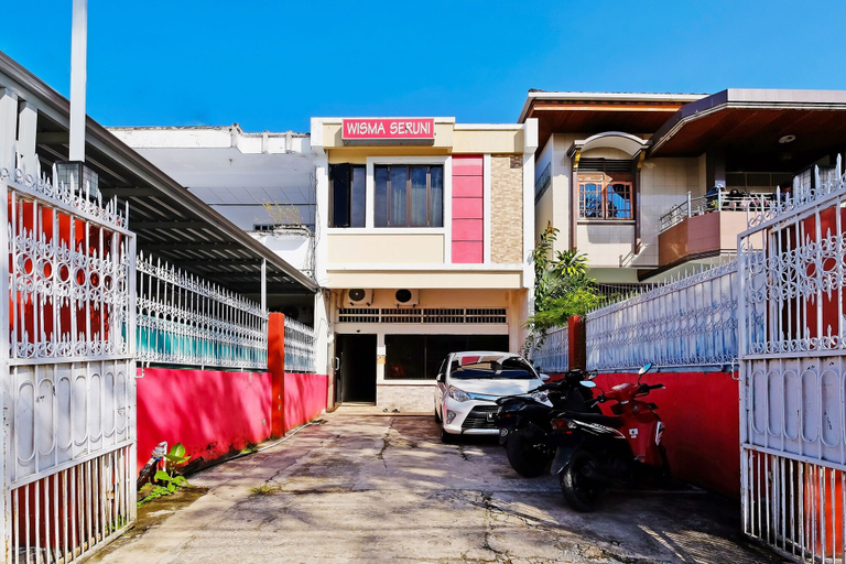 Exterior & Views 1, Hotel O Wisma Seruni Palopo, Palopo
