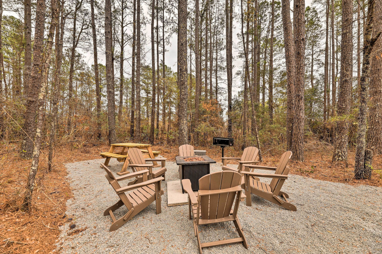Others 5, Beautiful New Bern Studio Cabin w/ Fire Pit!, Craven