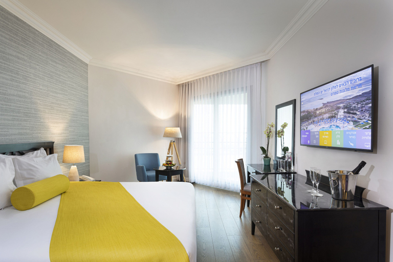 Bedroom 5, Brown Dead Sea by Brown Hotels
