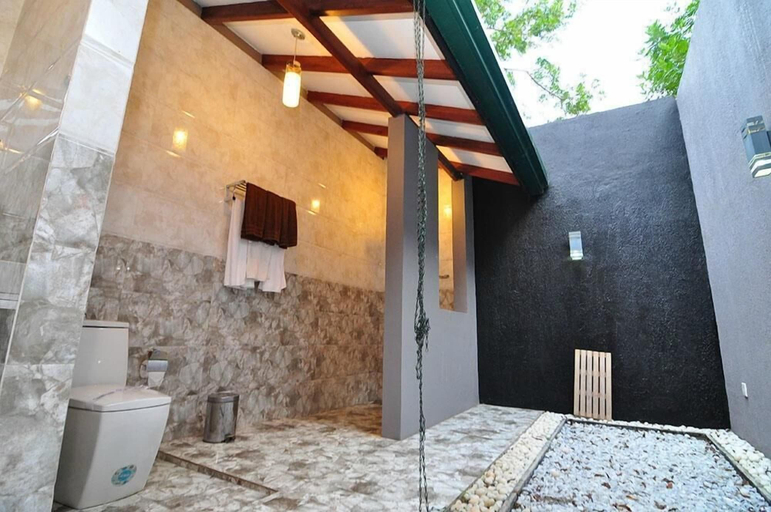 Bathroom, Miridiya Lake Resort, N. Palatha East