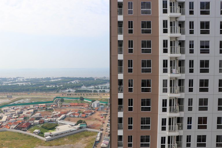 Exterior & Views 3, Restful and Cozy 2BR Tokyo Riverside PIK 2 Apartment By Travelio, Tangerang