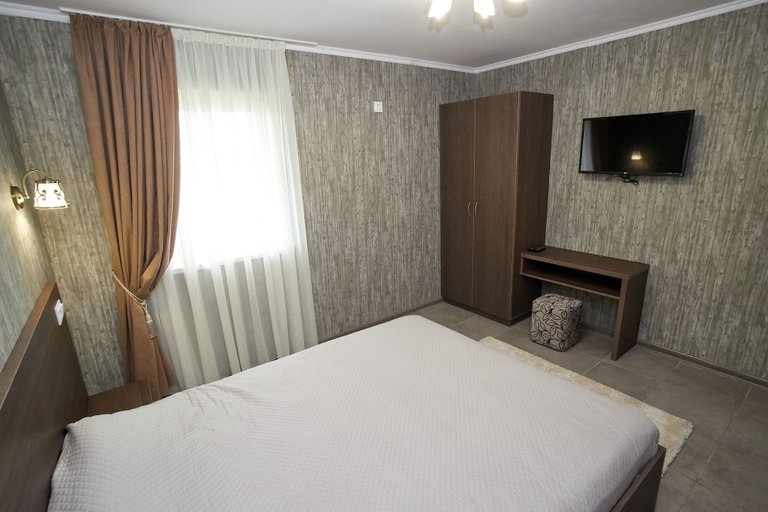 Bedroom 2, Rayskiy Dvorik, Brovars'kyi