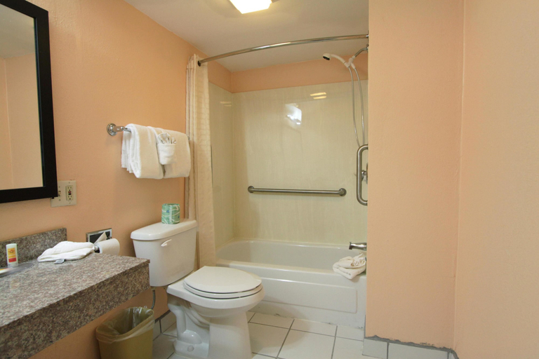 Bathroom 4, Days Inn by Wyndham Independence, Kansas City