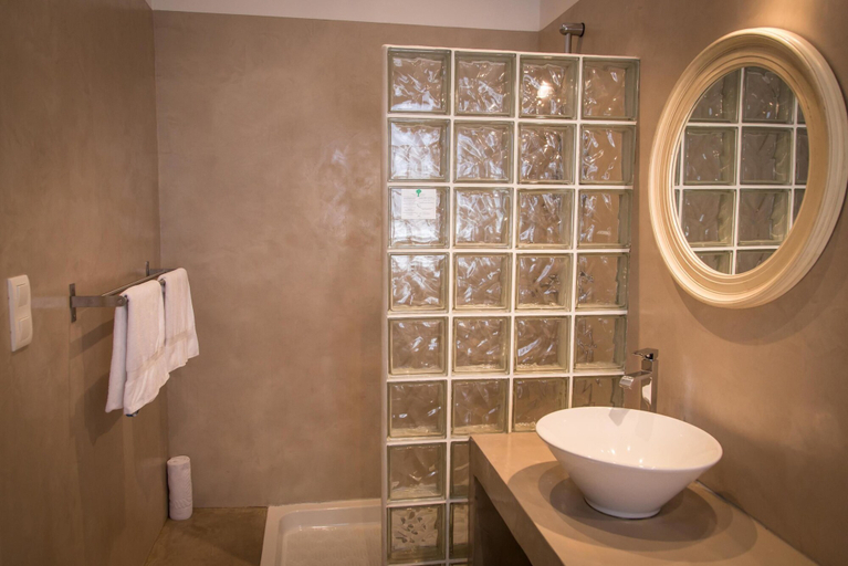 Bathroom 5, Golfe Hotel & Spa, Corse-du-Sud