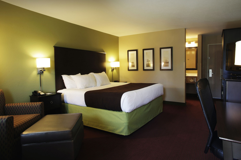 Bedroom 3, AmericInn by Wyndham Okoboji, Dickinson
