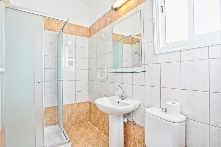 Bathroom 3, Villa Anthoulis in Latchi